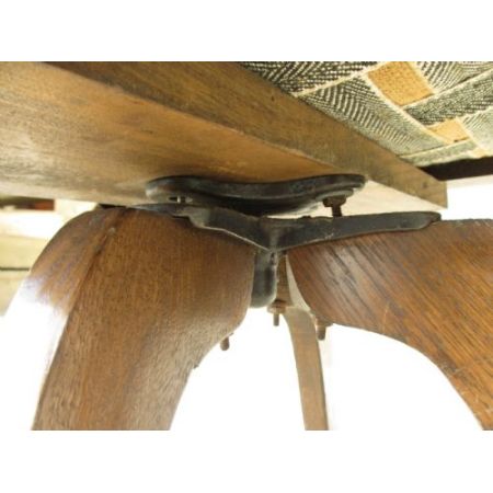 Antiker edwardianischer drehbarer Eichenschreibtischstuhl mit Spindelrücken