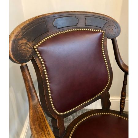 Antiker drehbarer Eichenschreibtischstuhl, Swivel Chair von 1920