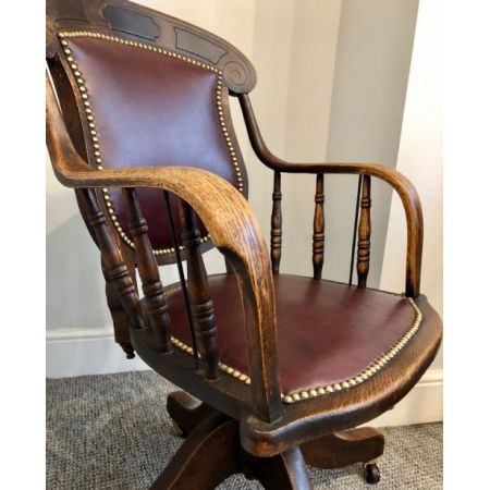 Antiker drehbarer Eichenschreibtischstuhl, Swivel Chair von 1920