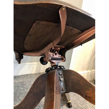 Antiker drehbarer Eichenschreibtischstuhl, Swivel Chair von 1920