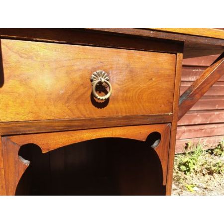 Antiker spätviktorianischer Schminktisch mit Spiegel im "liberty's style" von 1890