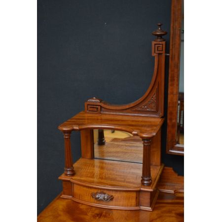 Antiker viktorianischer "Duchess" Mahagonischminktisch, ca 1870