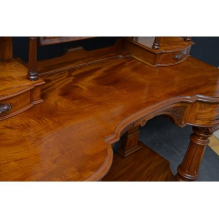 Antiker viktorianischer "Duchess" Mahagonischminktisch, ca 1870