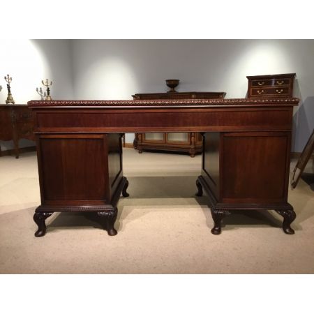 Antiker edwardianischer Pedestal Desk Mahagonischreibtisch im Chippendale-Stil 