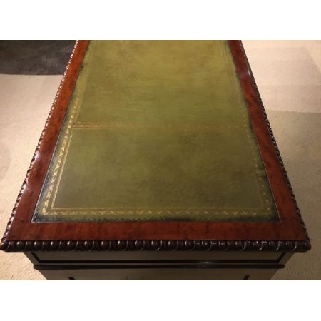 Antiker edwardianischer Pedestal Desk Mahagonischreibtisch im Chippendale-Stil 