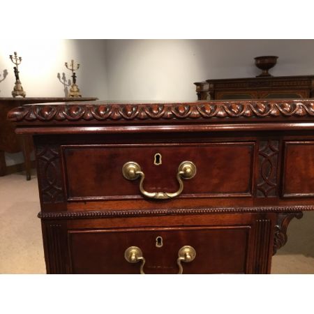 Antiker edwardianischer Pedestal Desk Mahagonischreibtisch im Chippendale-Stil 