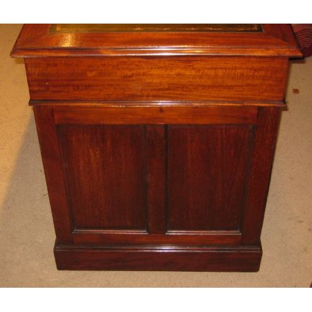 Antiker spät viktorianischer  Mahagoni Pedestal Desk von 1900