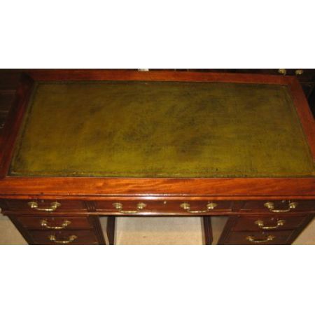 Antiker spät viktorianischer  Mahagoni Pedestal Desk von 1900