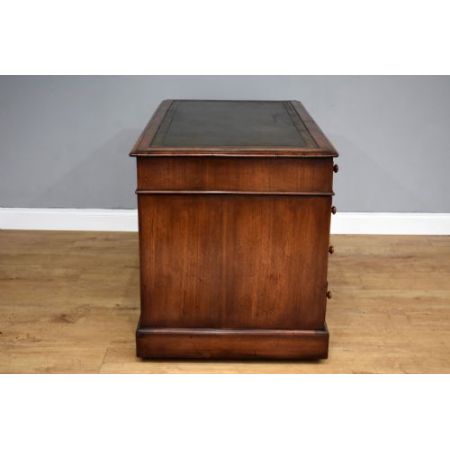 Antiker viktorianischer Nussbaum Schreibtisch