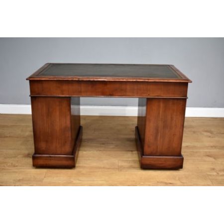 Antiker viktorianischer Nussbaum Schreibtisch