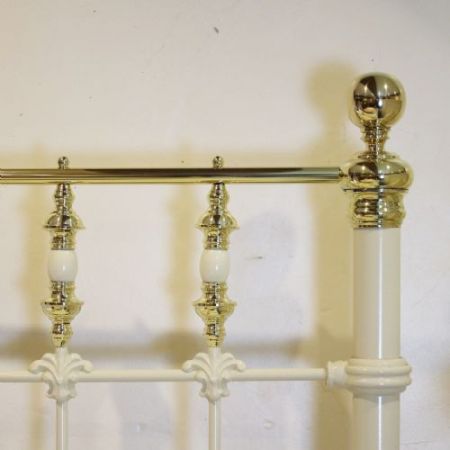 Antikes King Size Bett in Creme von 1890