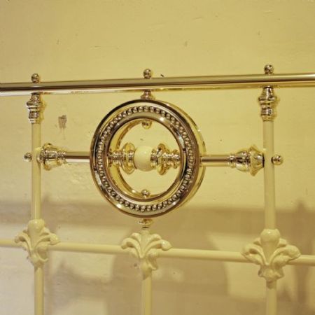 Antikes King Size Bett in Creme von 1890