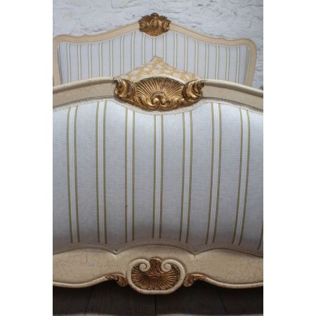 Antikes neu gepolstertes französisches Doppelbett von 1920 