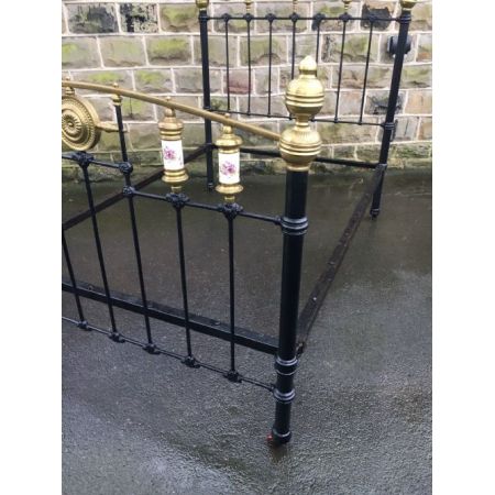 antikes viktorianisches Doppelbett aus Messing und Eisen