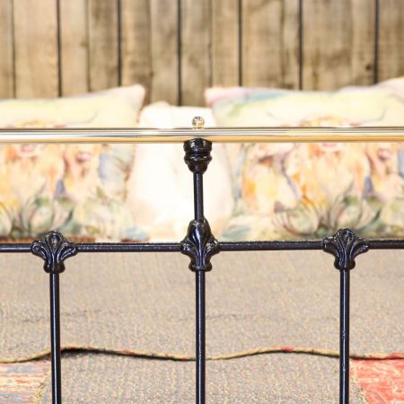 Antikes Bett aus Gusseisen und Messing in Schwarz von 1890