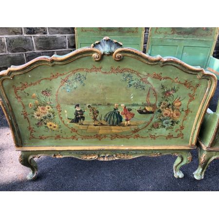 Paar antiker viktorianischer polychrom lackierter Einzelbettrahmen