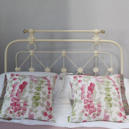 Cremefarbenes Gusseisen Bett antik ca 1880