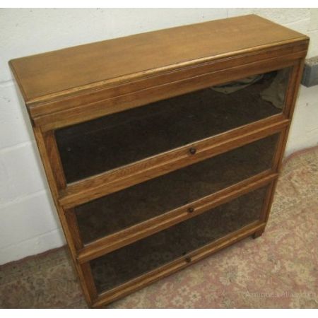 Antikes Globe Wernicke Eichentbücherschrank von 1930