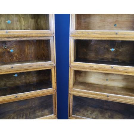 Paar antiker Art Déco Globe Wernicke Eichenbücherschränke, Barristers Bookcase von 1930