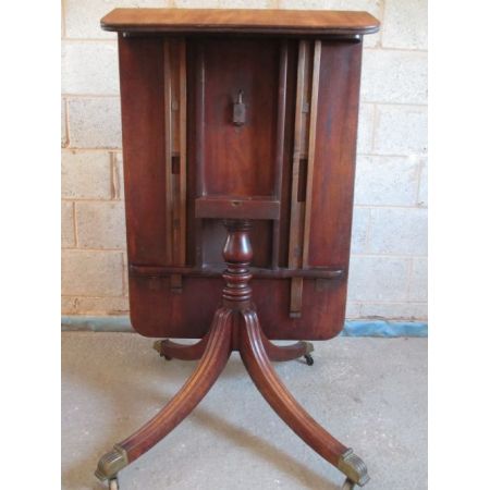 Regentschaft Mahagoni rechteckiger kippbarer Esstisch antik