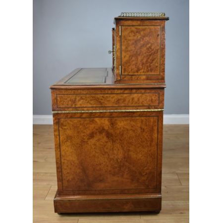 Antiker Viktorianischer Amboyna Podest Schreibtisch aus Massivholz ca 1880
