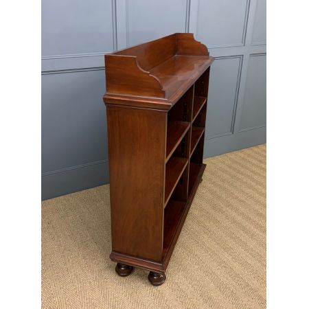 Viktorianisches Nussbaum Bücherregal Massivholz antik ca 1880