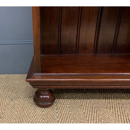 Viktorianisches Nussbaum Bücherregal Massivholz antik ca 1880