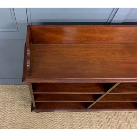 Viktorianisches Nussbaum Bücherregal Massivholz antik ca 1880