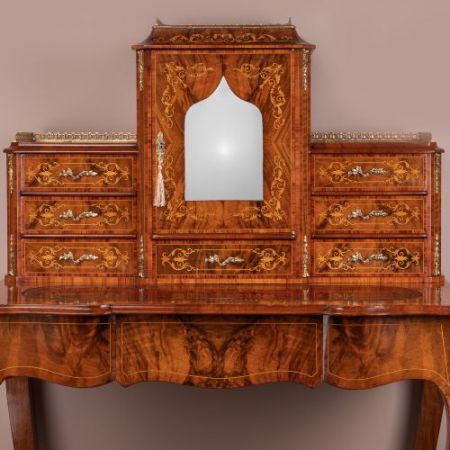 Viktorianischer Nussbaum Bonheur du Jour/Schreibtisch aus Massivholz