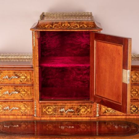 Viktorianischer Nussbaum Bonheur du Jour/Schreibtisch aus Massivholz