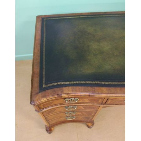 Nussbaum Schreibtisch Massivholz antik ca 1920