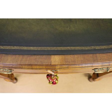 Nussbaum Schreibtisch Massivholz antik ca 1920