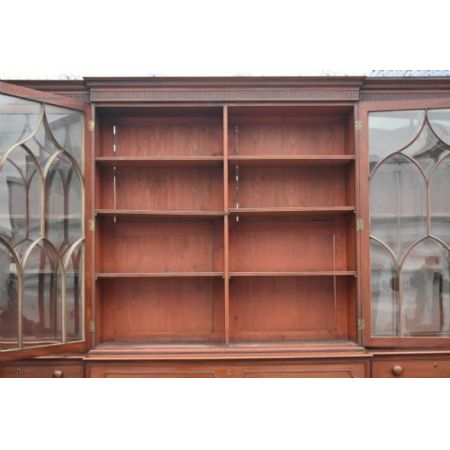 Antiker Breakfront Bücherschrank aus massivem Mahagoni