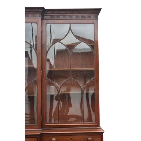 Antiker Breakfront Bücherschrank aus massivem Mahagoni