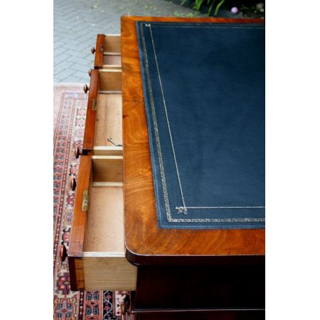 Antiker Mahagoni Sockelschreibtisch aus dem Jahr 1850