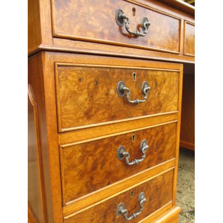 Nussbaum Schreibtisch Massivholz antik ca 1930