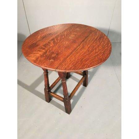 Beistelltisch aus Eichenholz