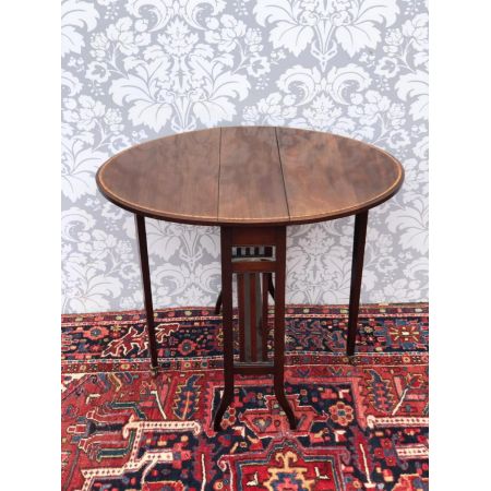 Edwardianischer Beistelltisch aus Mahagoni