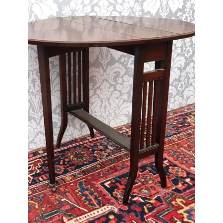 Edwardianischer Beistelltisch aus Mahagoni