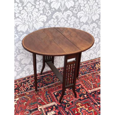 Edwardianischer Beistelltisch aus Mahagoni