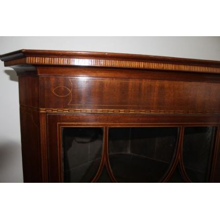 antiker Eckschrank aus Mahagoni Massivholz 19. Jahrhundert