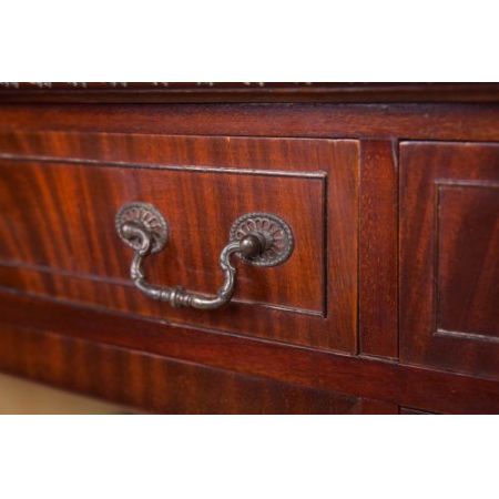 antike Kommode aus Mahagoni Massivholz 20. Jahrhundert