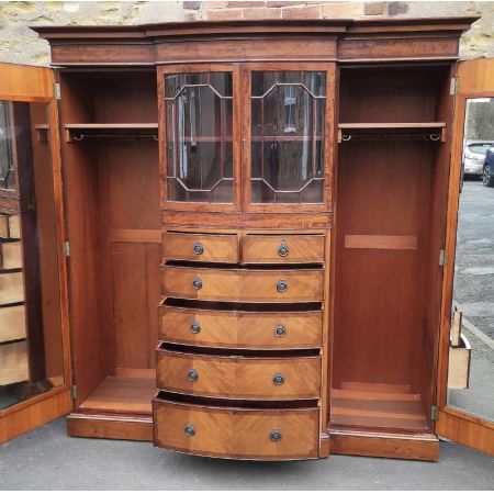 Antiker großer Mahagoni Kleiderschrank / breakfront wardrobe, edwardianisch, ca. 1900