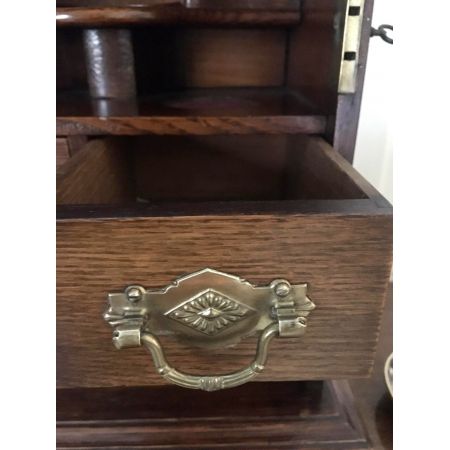 Smokers cabinet aus Eichenholz