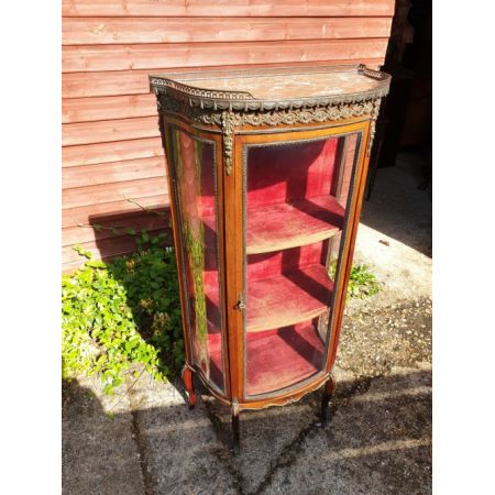 Vergoldete Metall Vitrine