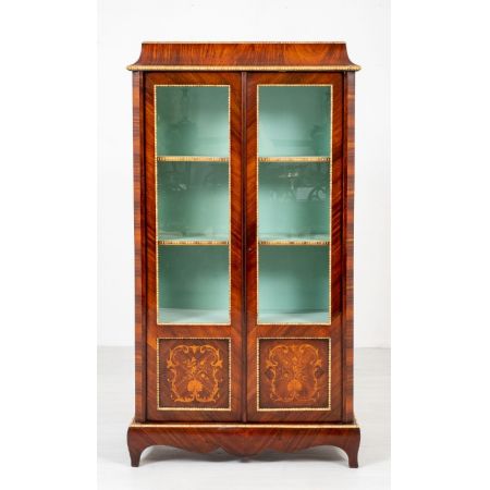 Vitrine aus Wallnussholz aus dem Jahr 1920