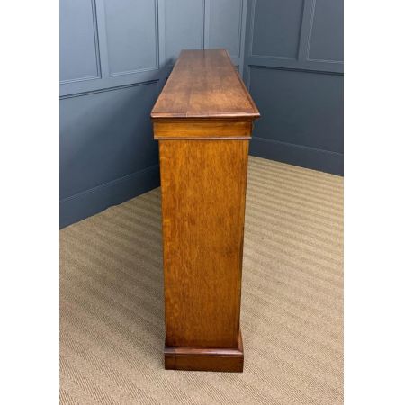 Langes viktorianisches Bücherregal aus goldener Eiche