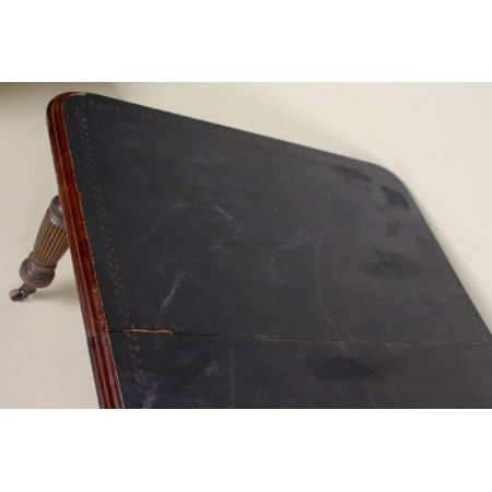 antiker Esstisch aus Mahagoni Massivholz 1860