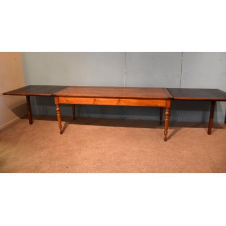 Ausziehbarer, französischer Esstisch aus Kirschholz