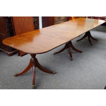 Mahagoni Esstisch mit drei Sockeln aus dem späten 19. Jahrhundert